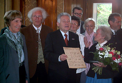 Übergabe im Linzer Landhaus